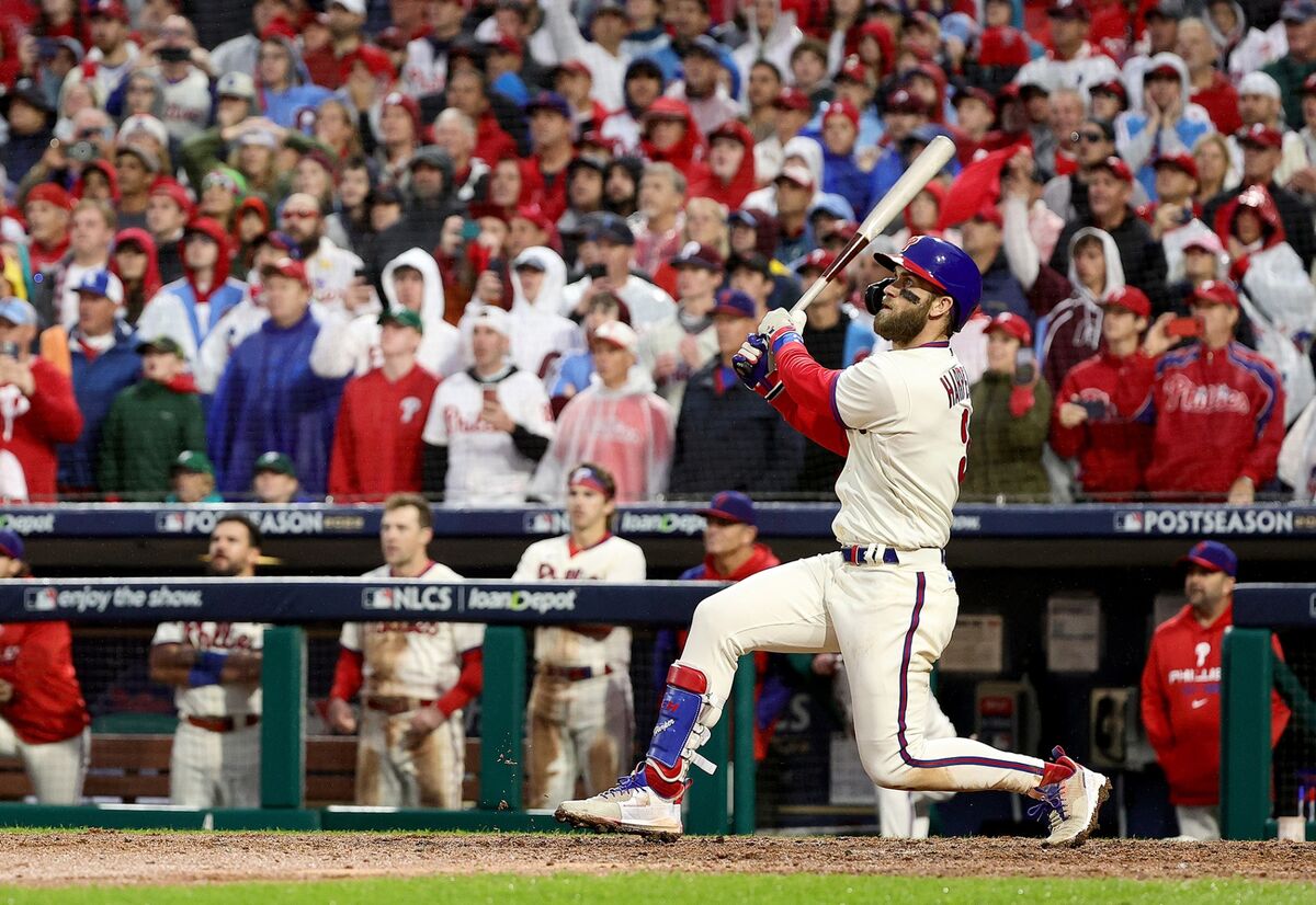 Phillies enjoyed rare chance to attend Eagles game