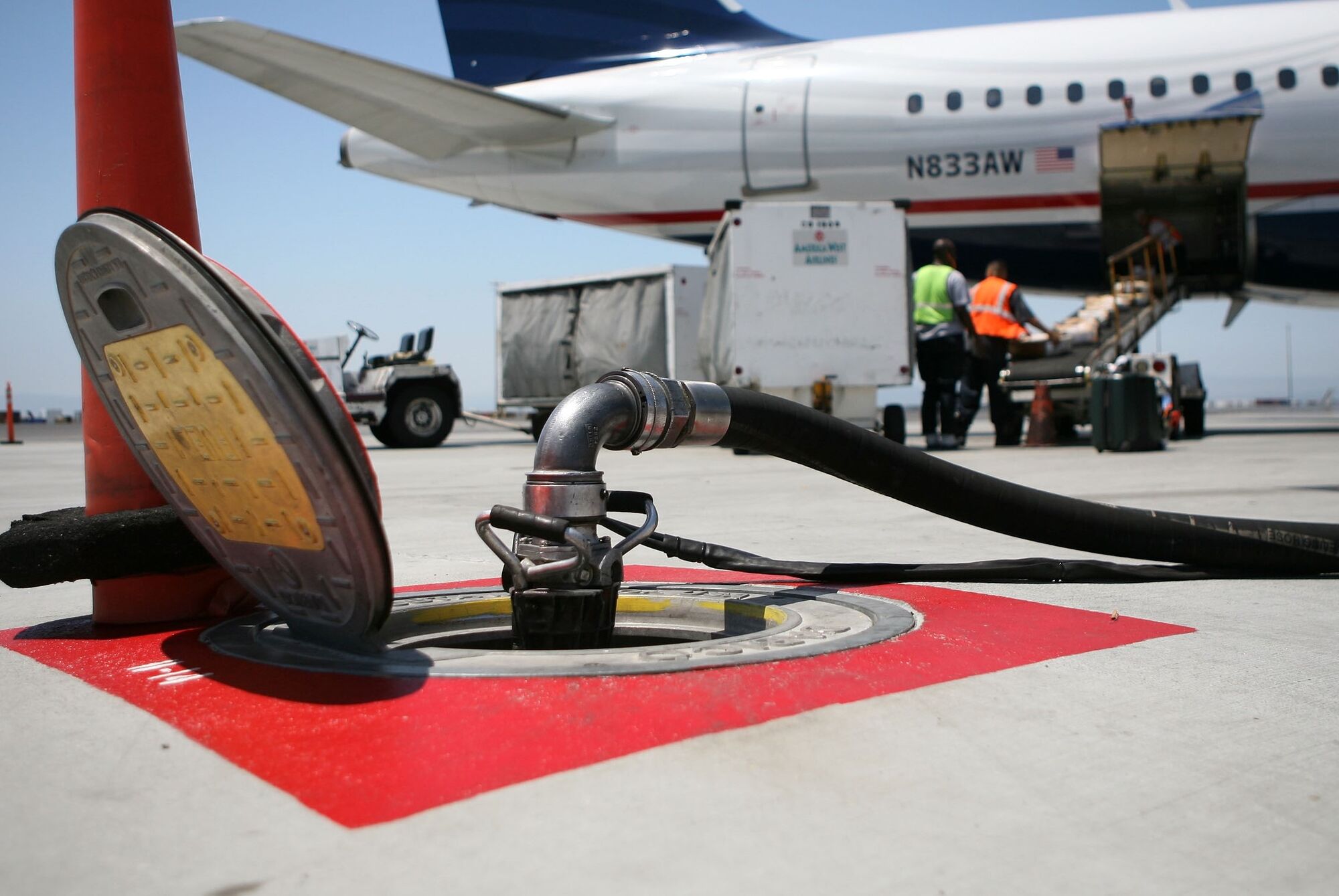 Southwest, United Airlines Warn of Higher Jet Fuel Prices Bloomberg
