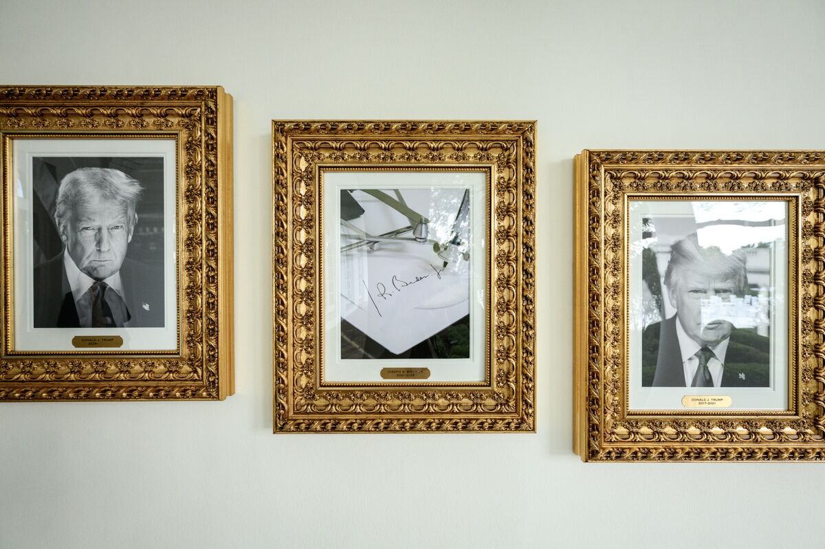 Trump ‘Walk of Fame’ Mocks Biden With Portrait of Autopen