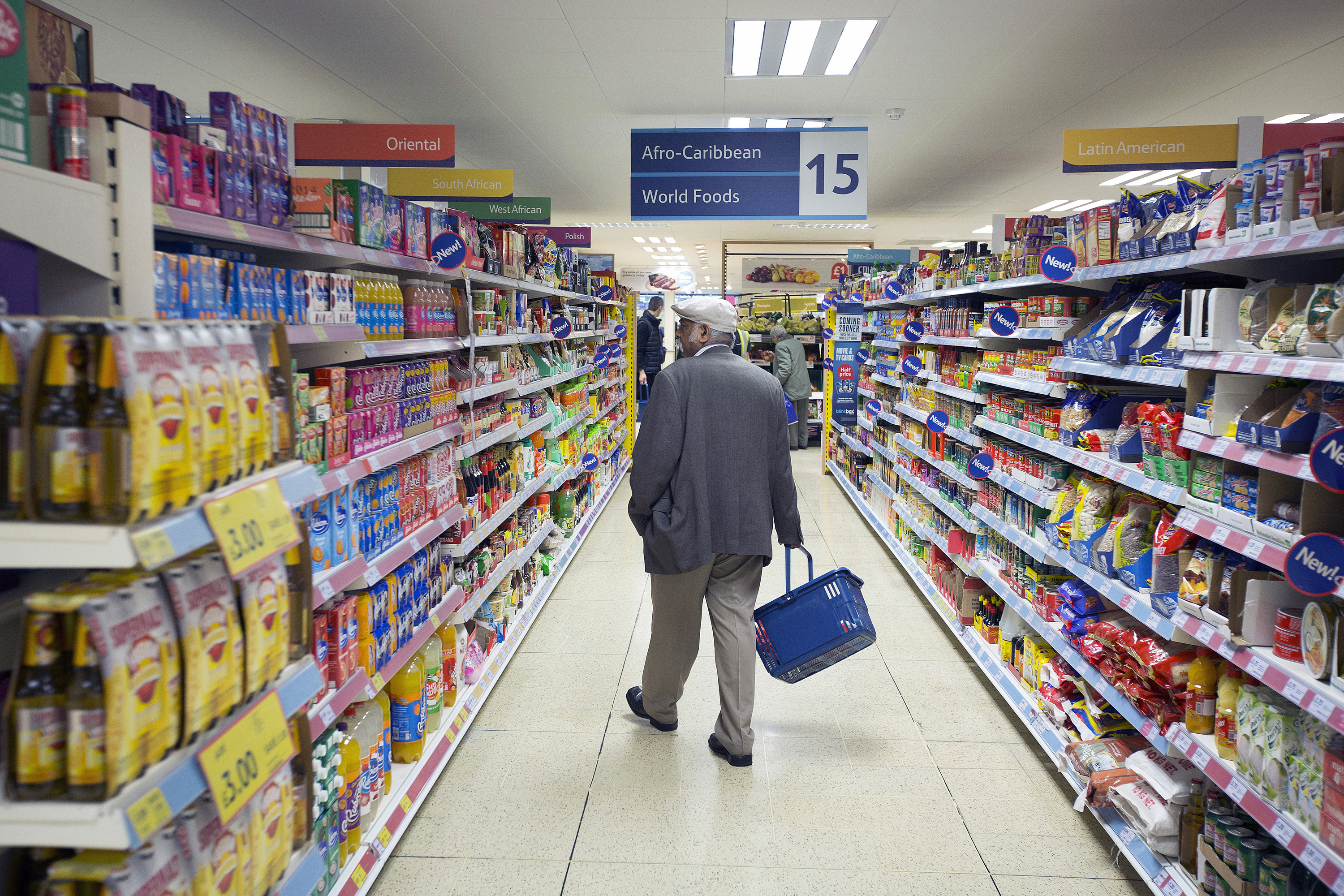 Tesco Sales Jump 10% in London Store Tailored for Local Tastes - Bloomberg