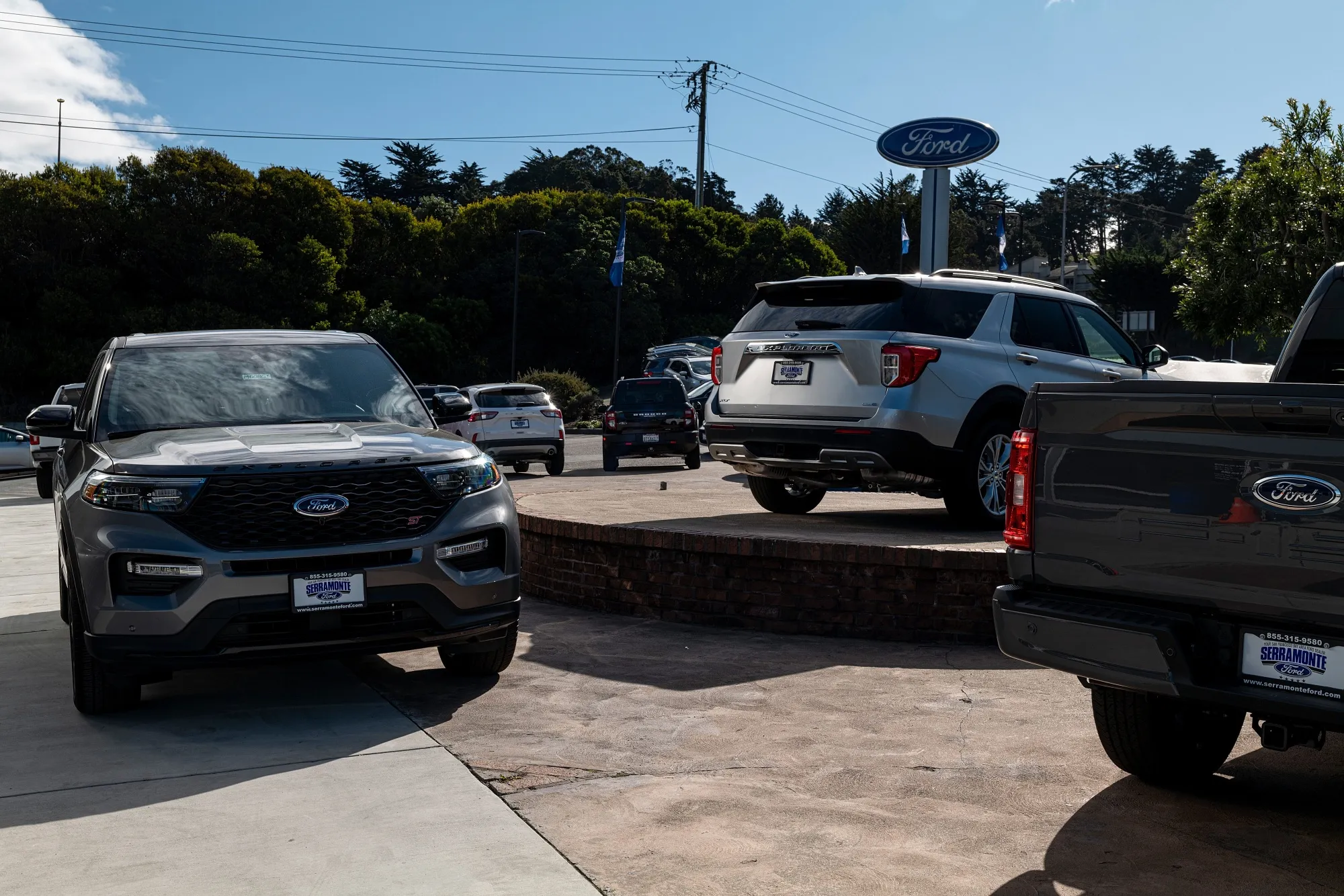 A Ford Motor Dealership Ahead Of Earnings Figures