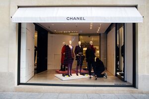 Luxury Retail Boutiques as Top-Tier Brands Avoid Spending Squeeze
