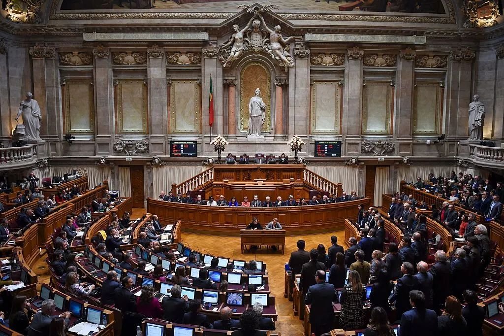 No miracle workers in Portugal’s Parliament.
