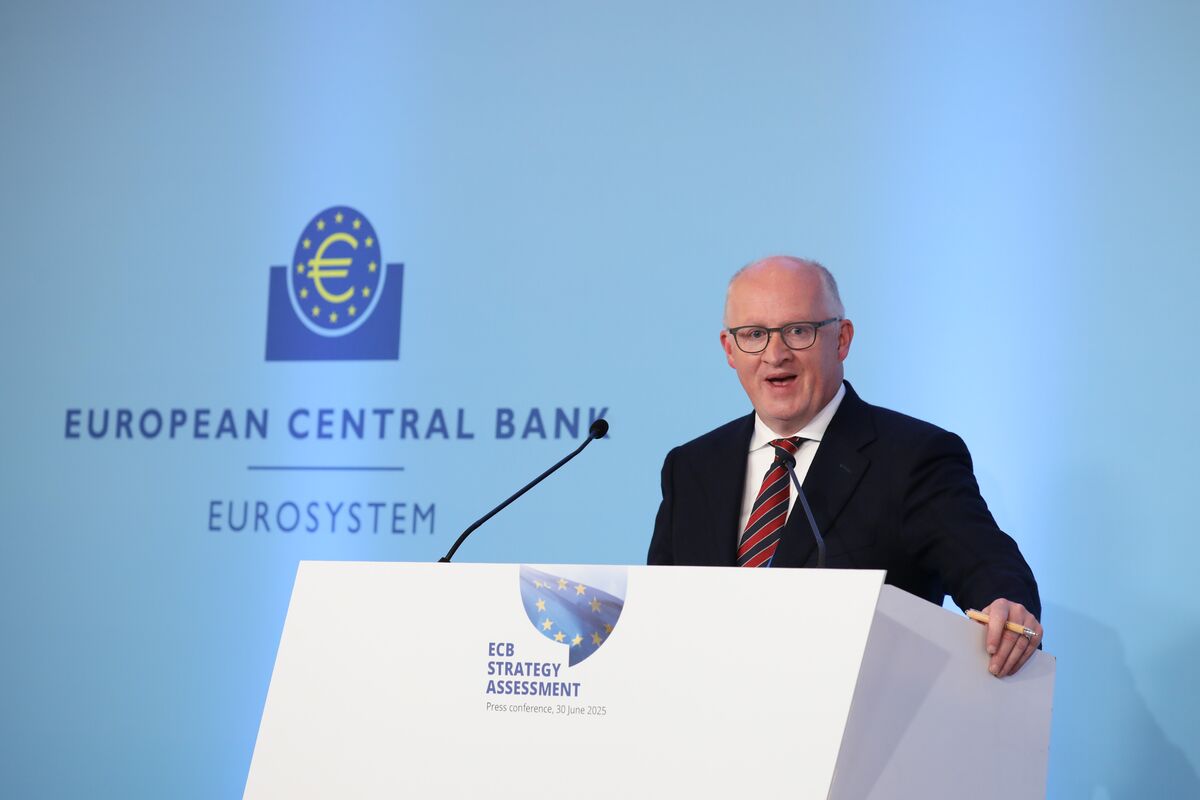 ECB’s Lane Says Boom in AI Is Tightening Financing Conditions