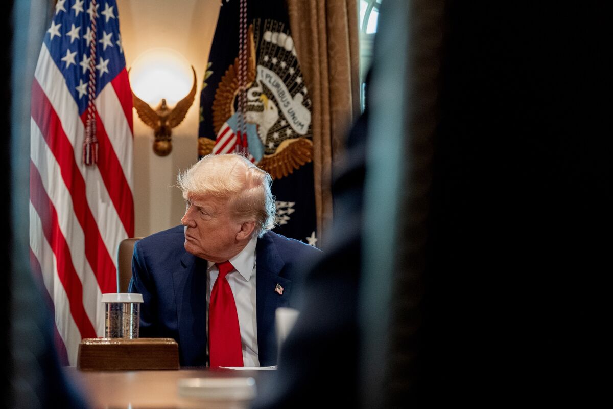 🟪"Trump Congela il Piano per il Fondo Sovrano: La Flessibilità di Investimento Rimane un'Illusione"