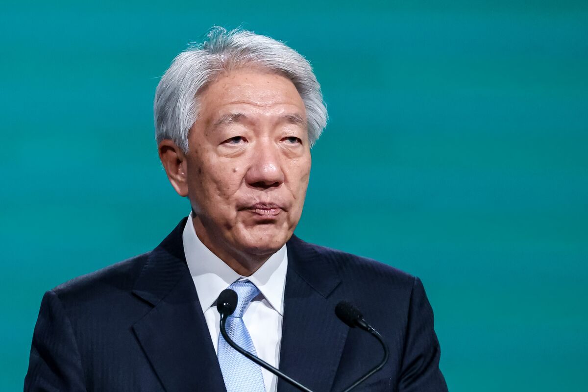 Singapore Senior Minister Teo Won’t Stand for Polls in Ward, ST Reports