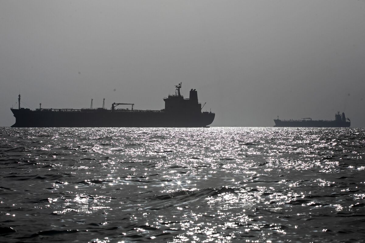 Iran Rushes Out Oil Exports as Tensions With US Flare Again