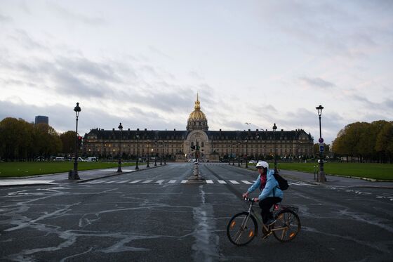 French Covid Deaths Rise by 854, Biggest Jump Since April 15