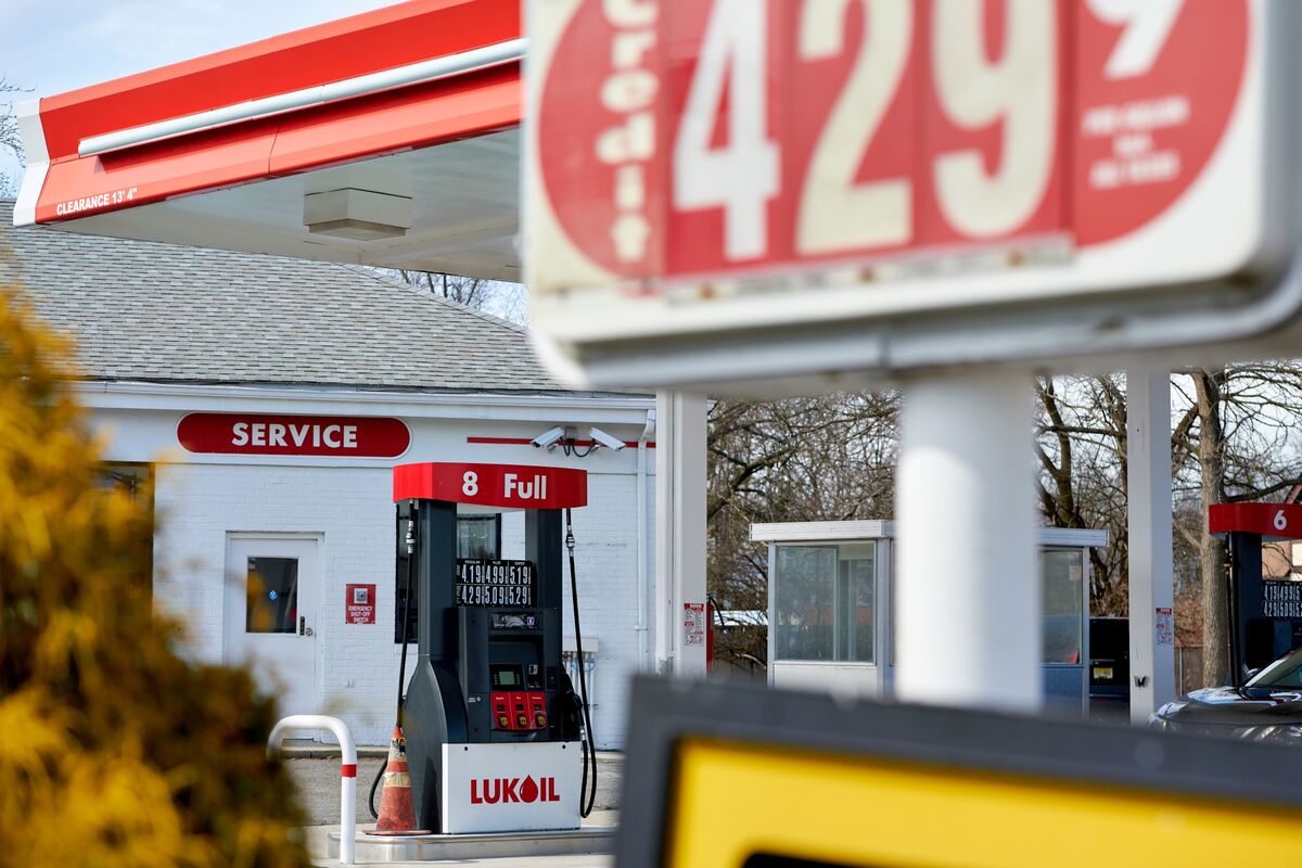 bloomberg.com - Mia Gindis - Lukoil's US Gas Stations See Disruptions for Card Payments