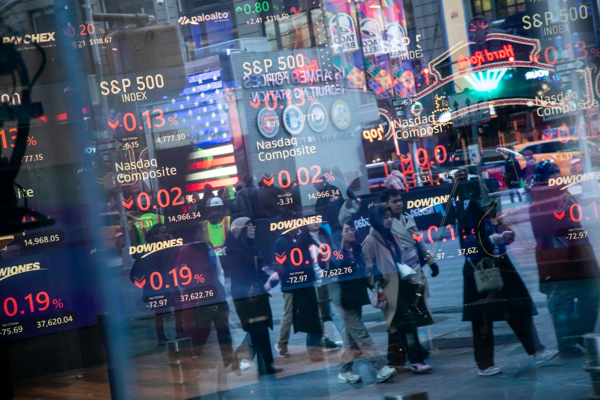 Bitcoin Climbs to $49,000 as Trading of US Spot ETFs Commences