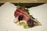 1488563043_new-way-to-eat-sushi-bloomberg-05-hp
