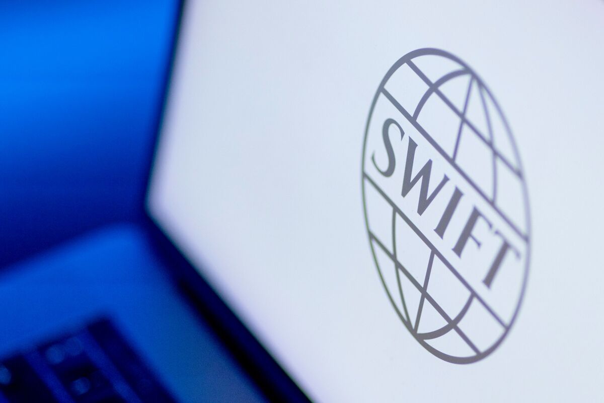 Swift to Build a Blockchain-Based Ledger for Financial Firms