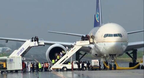 1474365080_SAUDI_PLANE