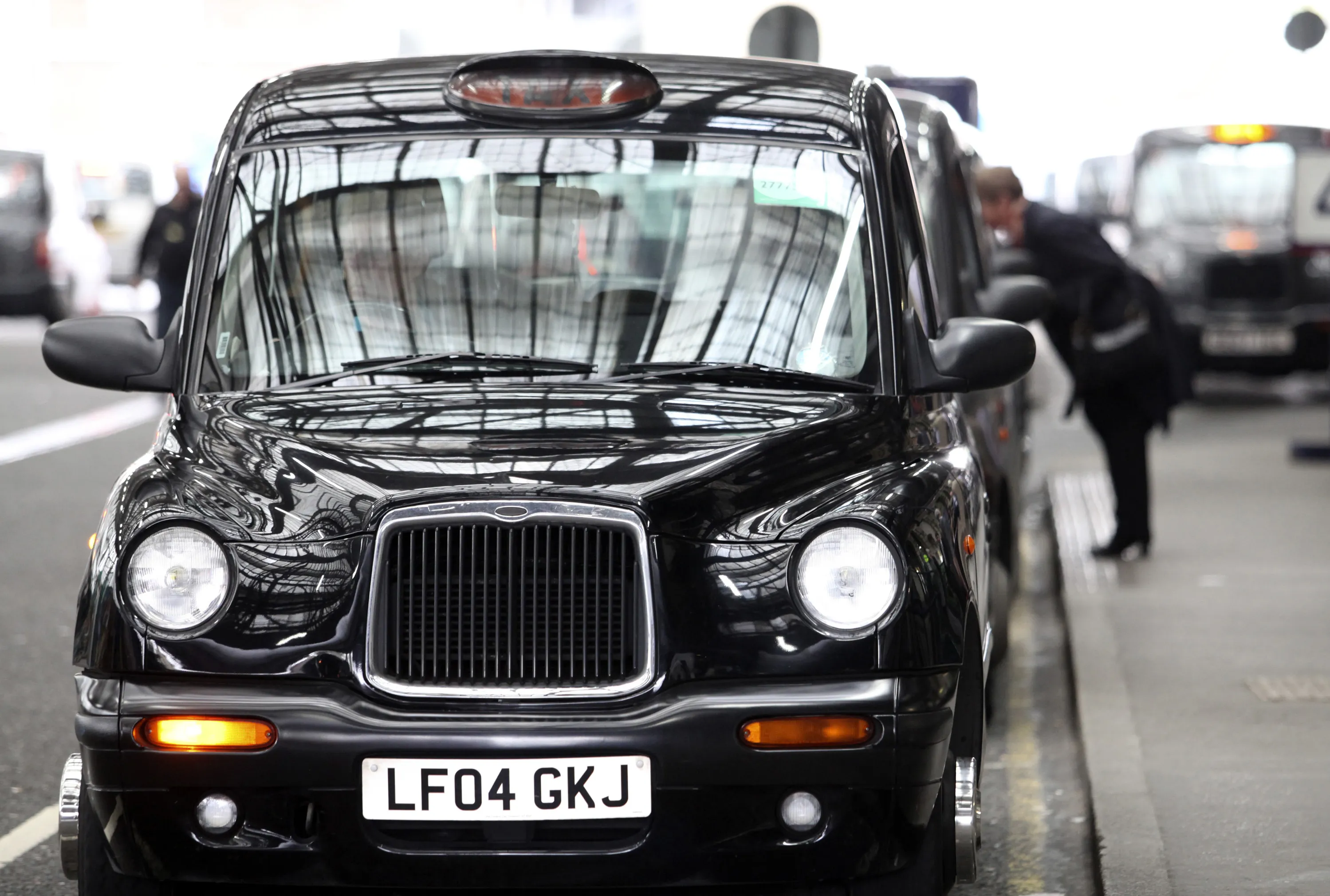 日産自、新型ロンドン・タクシーを公開－モデル競争拡大 - Bloomberg