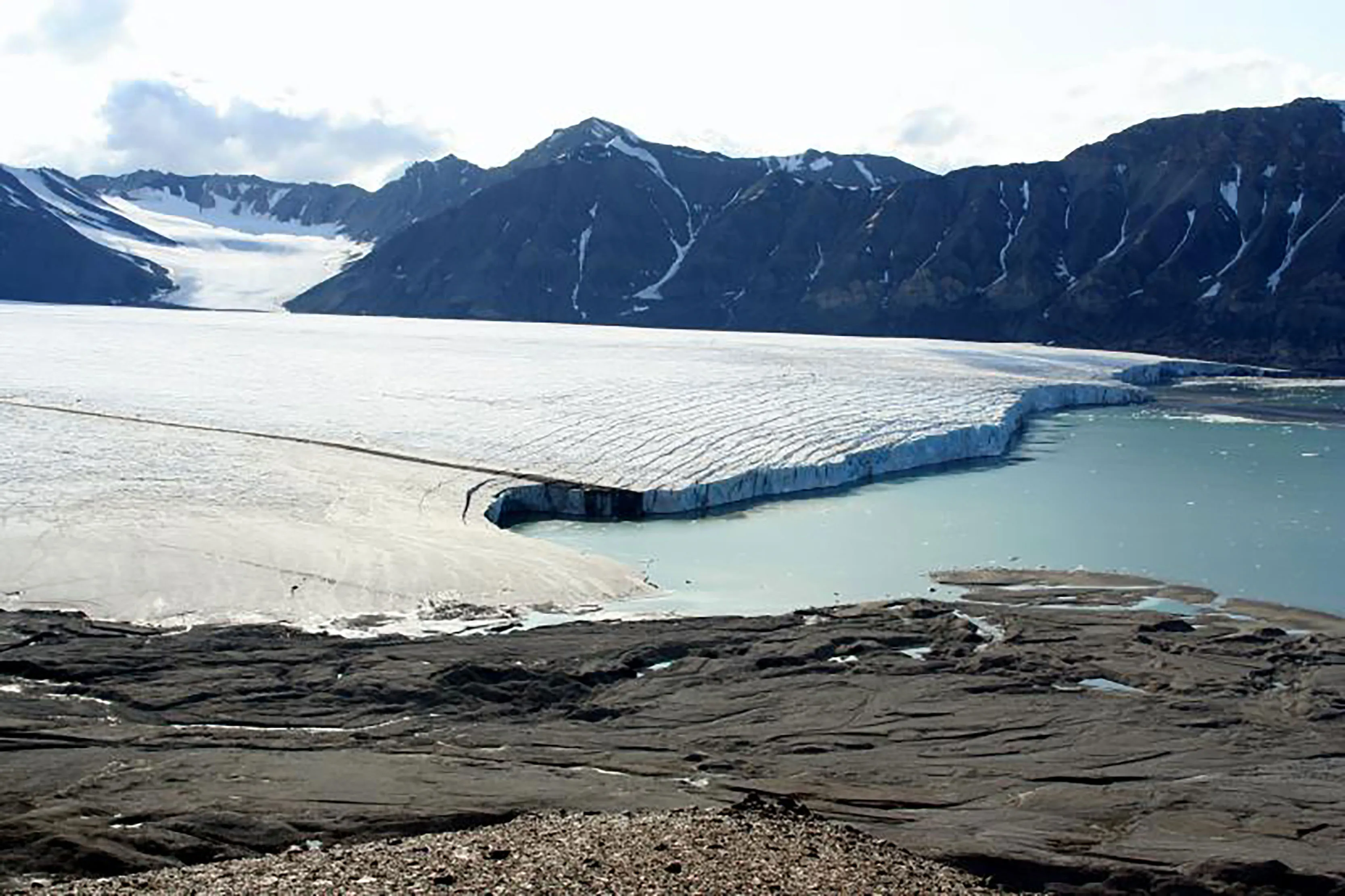 The land being sold belonged to a Norwegian holding company.