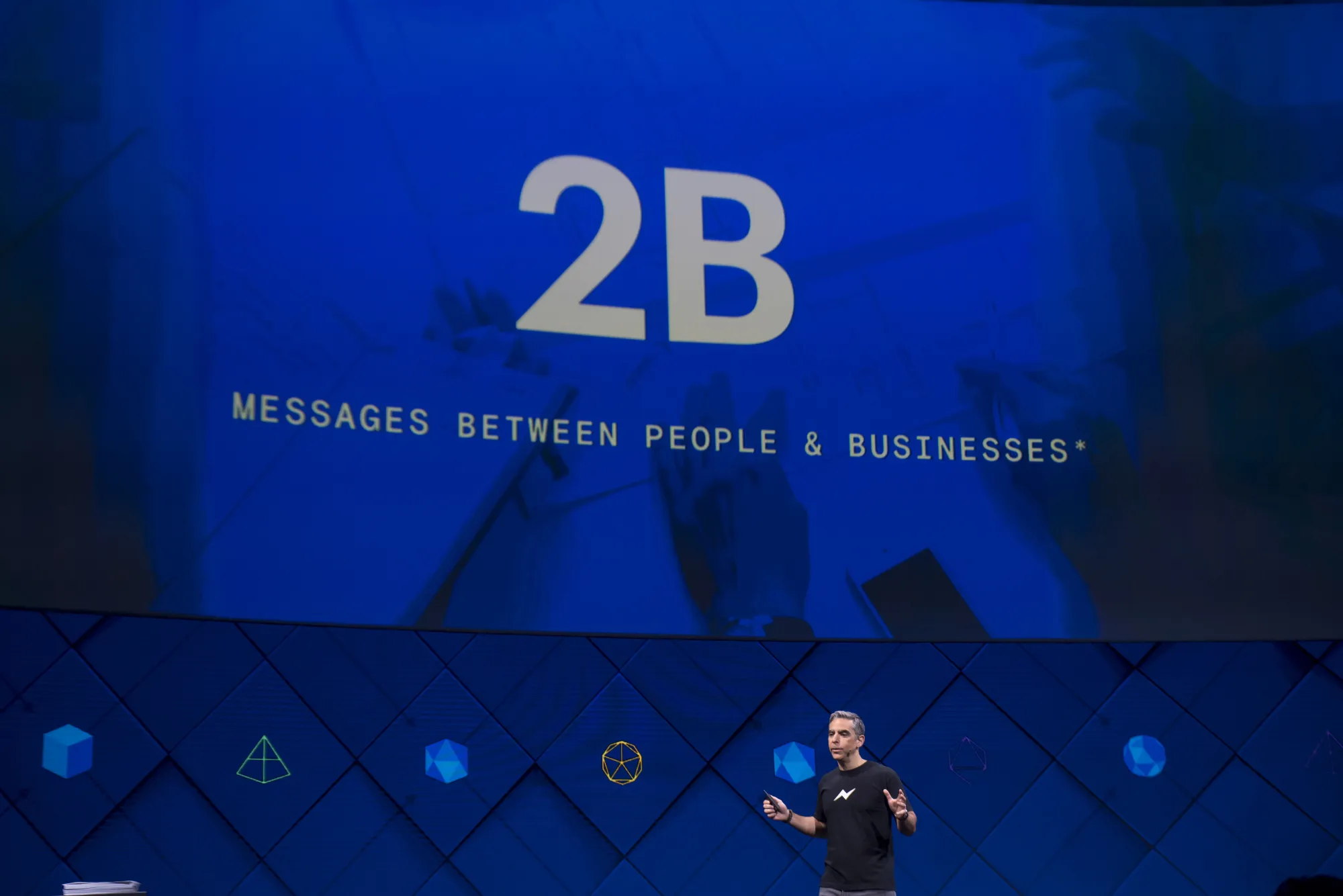 フェイスブックが仮想通貨「リブラ」発行へ、ビザやウーバーなど参加 - Bloomberg