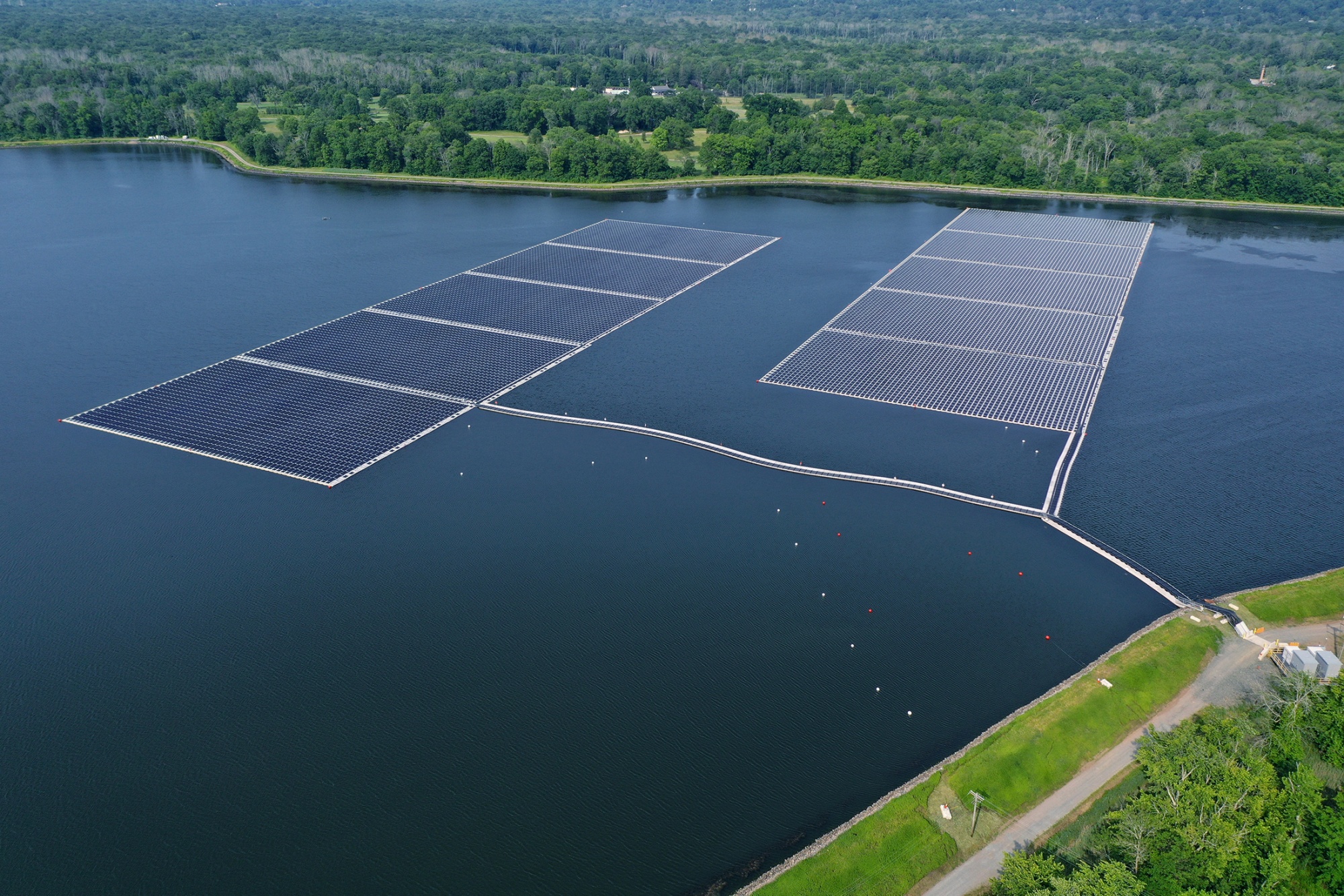 North America's Largest Floating Solar Array Comes Online In New Jersey