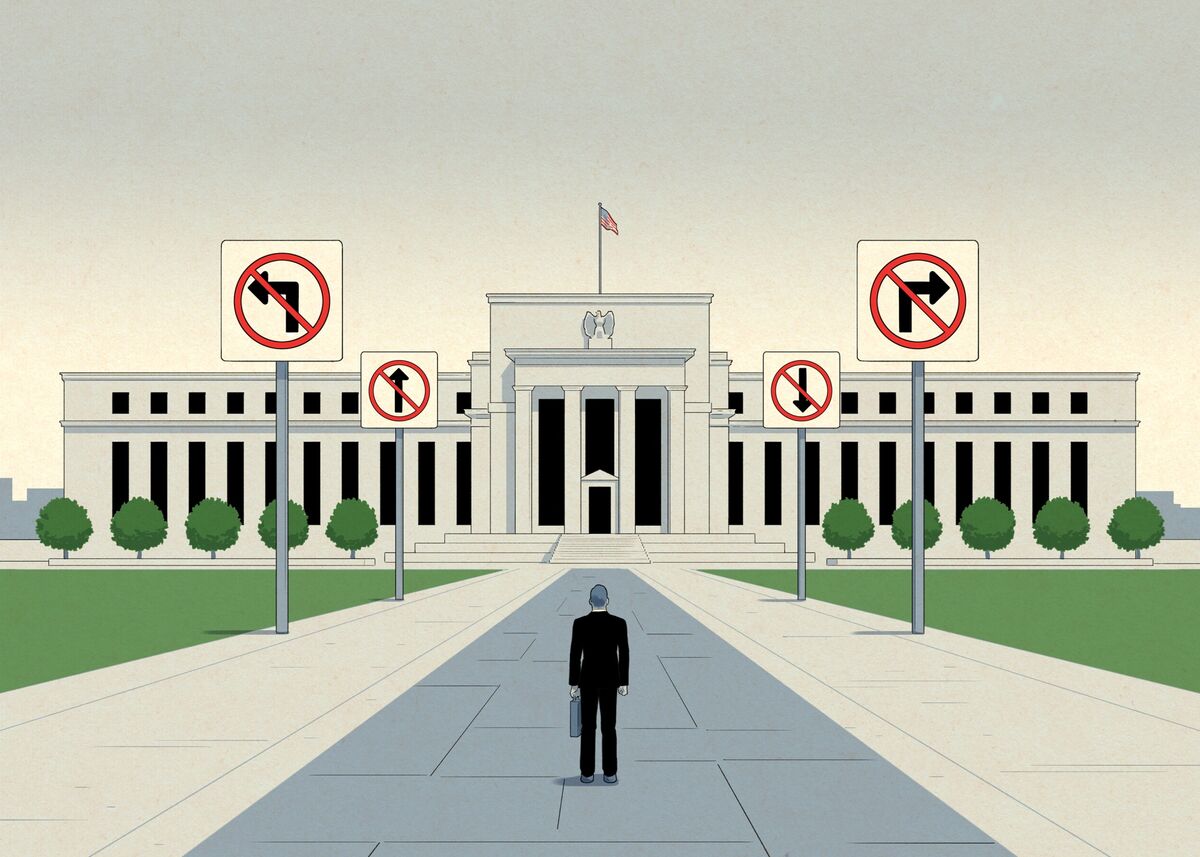 bloomberg.com - Enda Curran - The Fed Faces Its Most Confusing Economy Yet