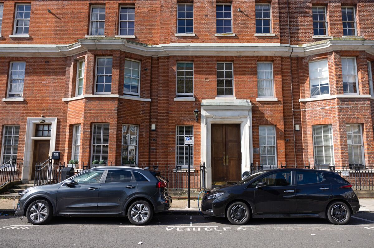 bloomberg.com - Constantine Courcoulas - Plummeting Prices on Used EVs Are Hurting Car Leasing Firm