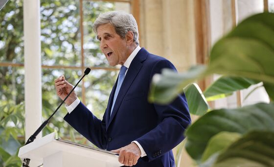 John Kerry Urges China to Help Break Climate ‘Suicide Pact’
