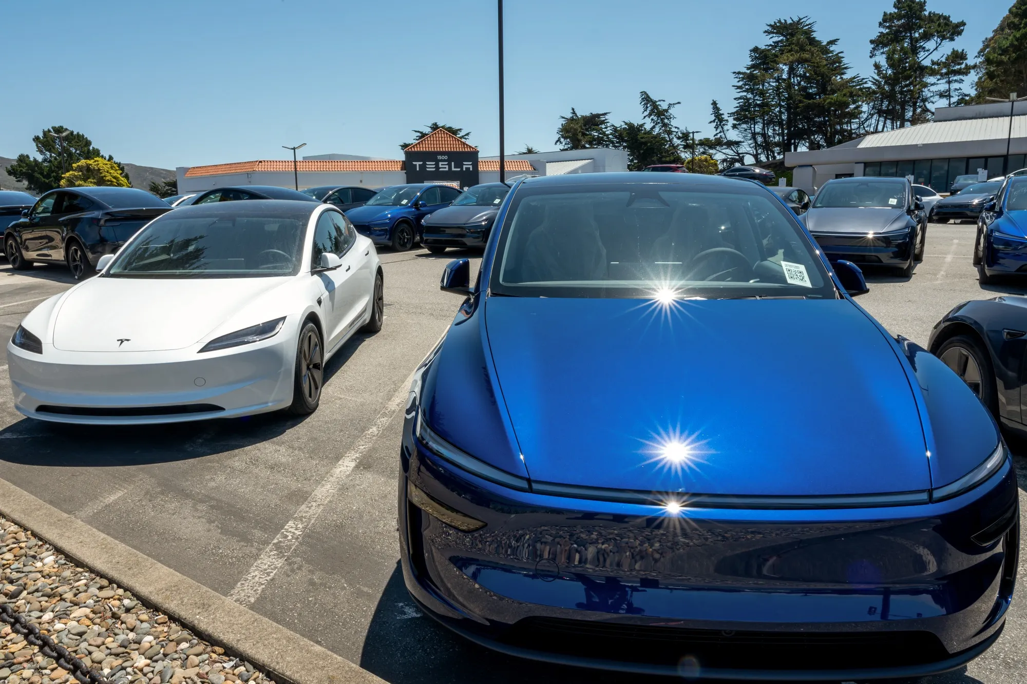 Samsung&nbsp;is expected to give more details on the Tesla deal and the outlook for the second half of the year on Thursday.