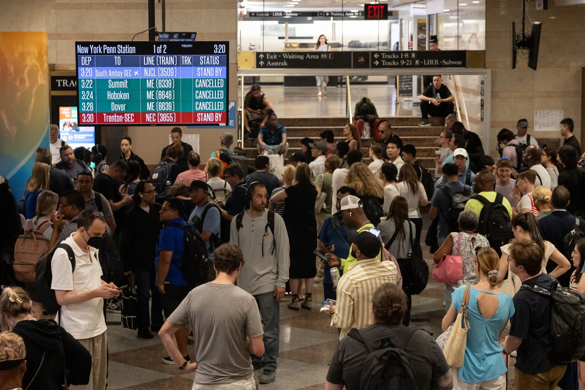 NJ Transit And Amtrak Leave NYC Commuters With 90-Minute Delays