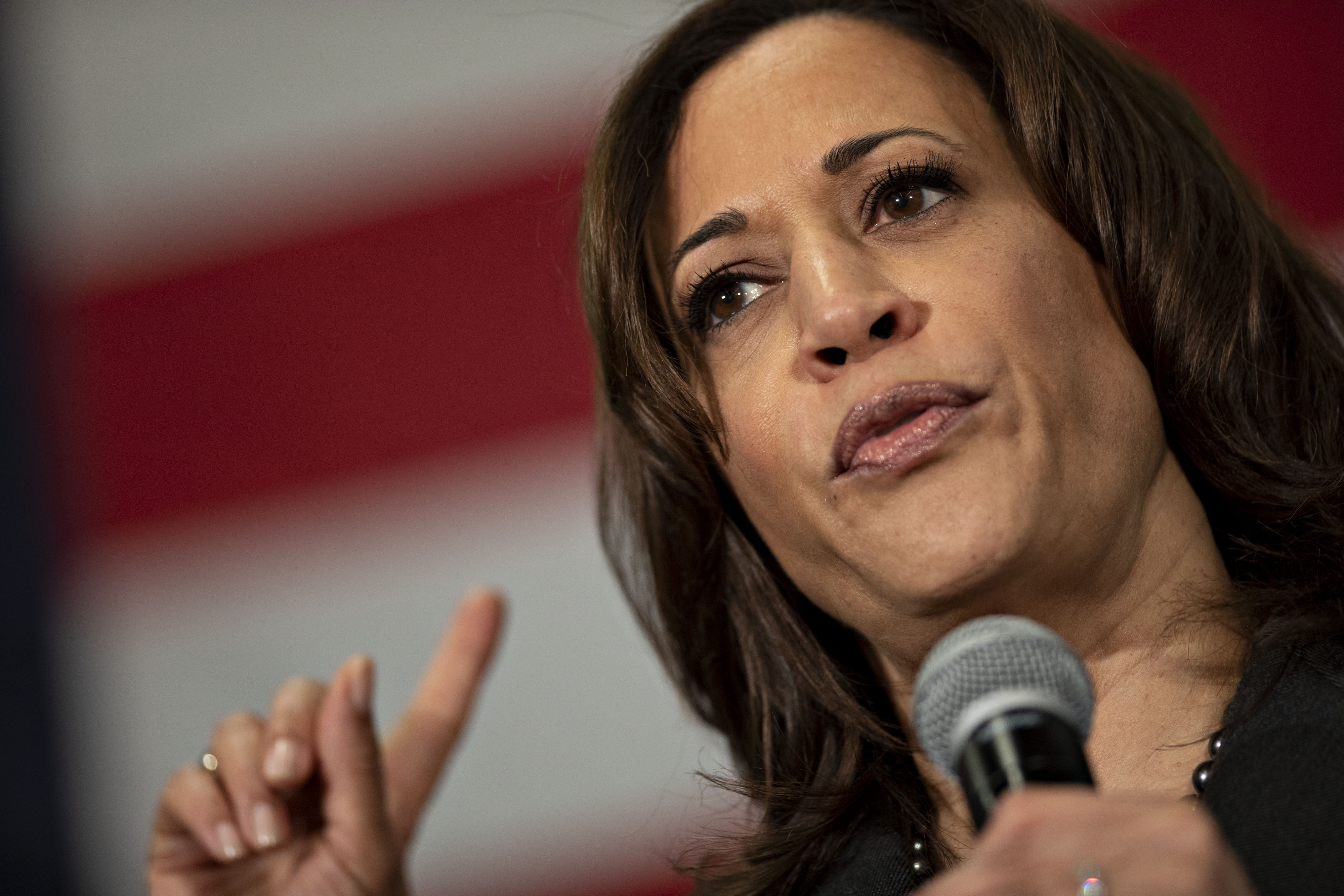 Kamala Harris Calls for U.S. Spending Hike to Boost Teacher Pay - Bloomberg