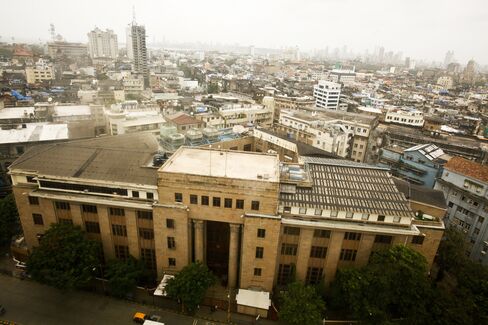 India Curbs Currency Forwards Trading