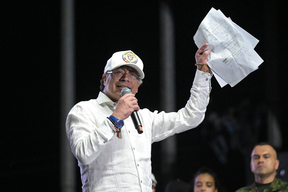 Colombian President Criticizes U.S. Endorsement Ahead of Runoff Vote