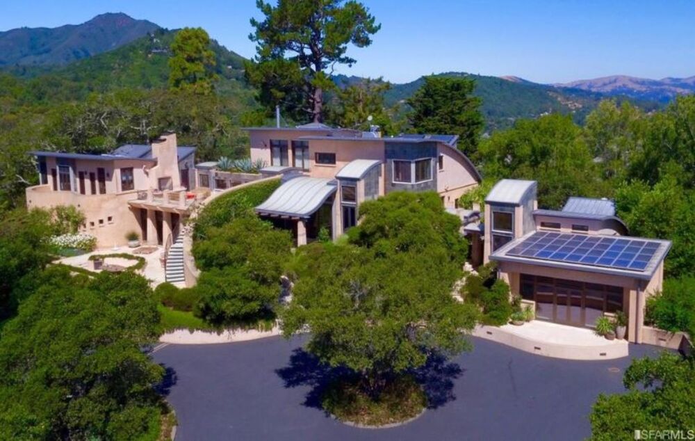 Neumann Selling California Guitar House For 27 5 Million Bloomberg