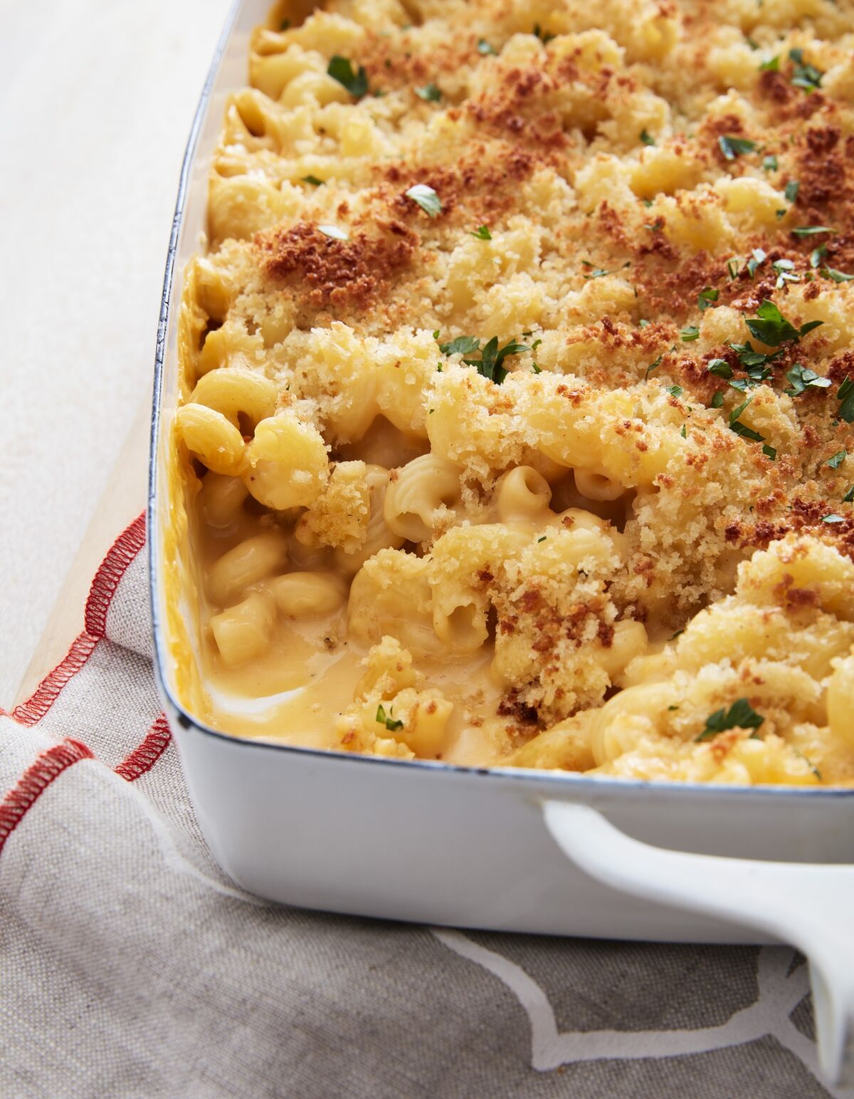 easy macaroni and cheese with bread crumb topping