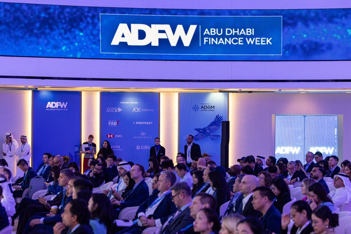 Abu Dhabi’s Hedge Fund Push Enters New Phase