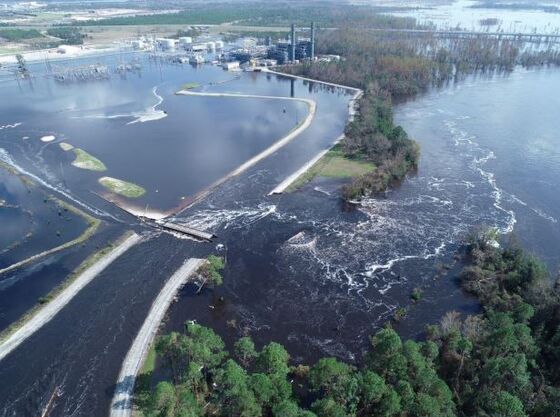 Dueling Tests Leave a Water-Safety Puzzle After Duke's Ash Spill