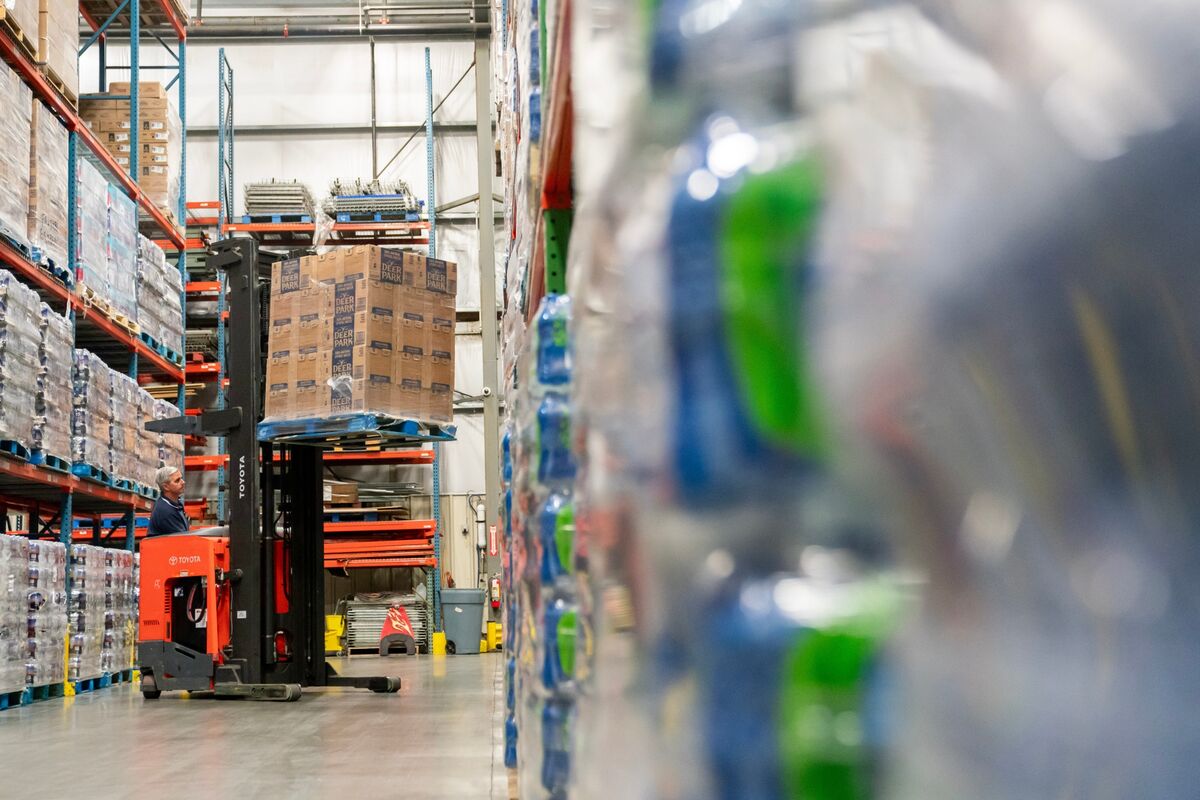 PMI dịch vụ ISM của Mỹ tăng nhẹ sau khi thu hẹp vào tháng 5