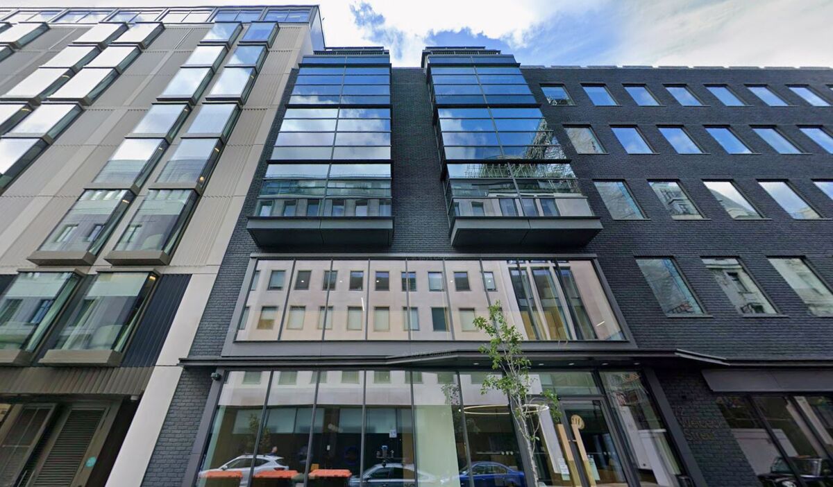 bloomberg.com - Natasha Voase - Abu Dhabi Royals Near Rare Sale of Trophy London West End Office