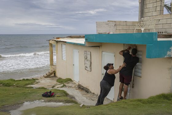 Hurricane Dorian Slips Past Puerto Rico, Heads to Florida