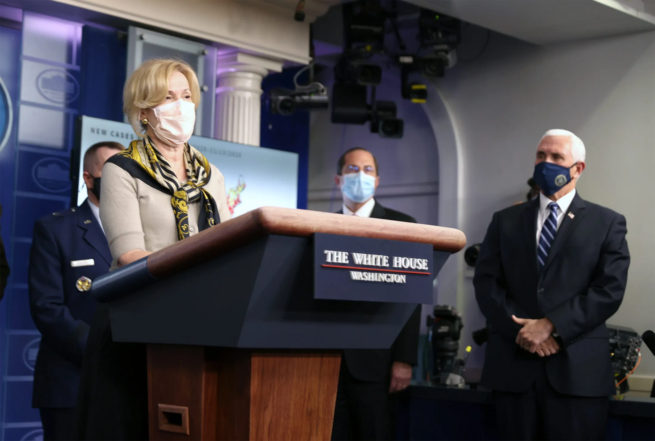 Trump Opposes Lockdown in Virus Surge But Birx Urges Vigilance - Bloomberg