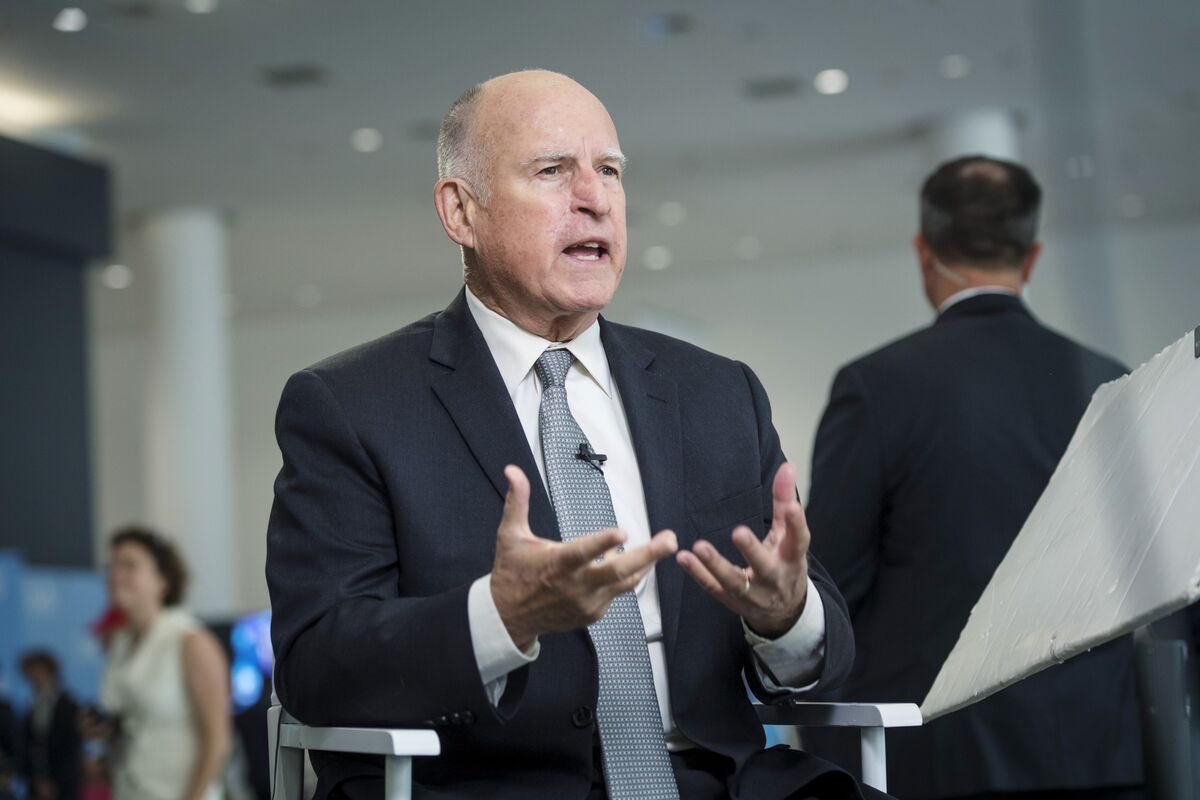 Ex-California Governor Joins China To Fight Trump On Climate - Bloomberg