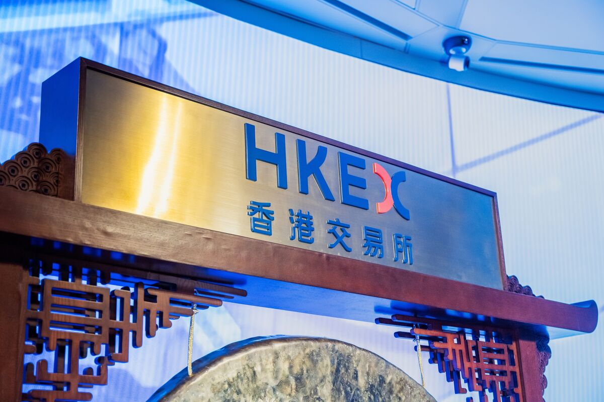 
                            HK Charges Ex-HKEX Employee for Alleged Bribes in Insider Case