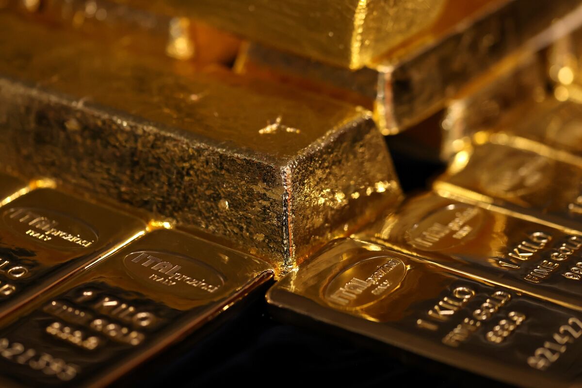 🟪"Oro stabile: speranze per un allentamento delle tensioni commerciali tra Stati Uniti e Cina"