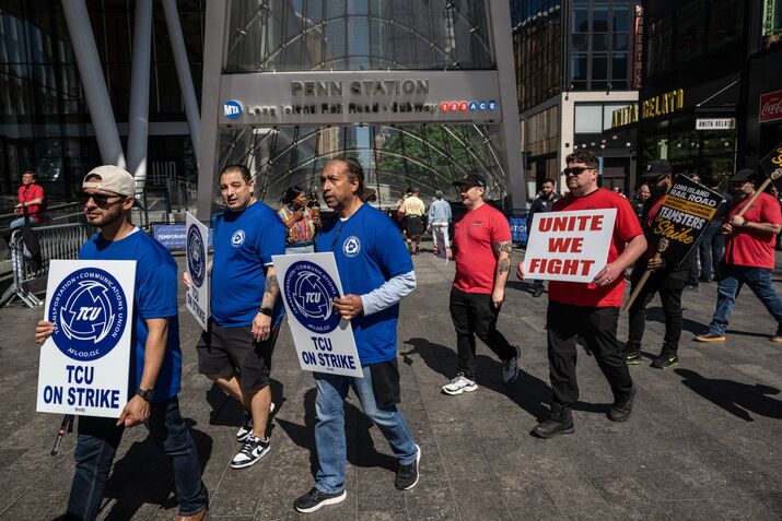 Long Island Rail Workers Strike In First Walkout Since 1994