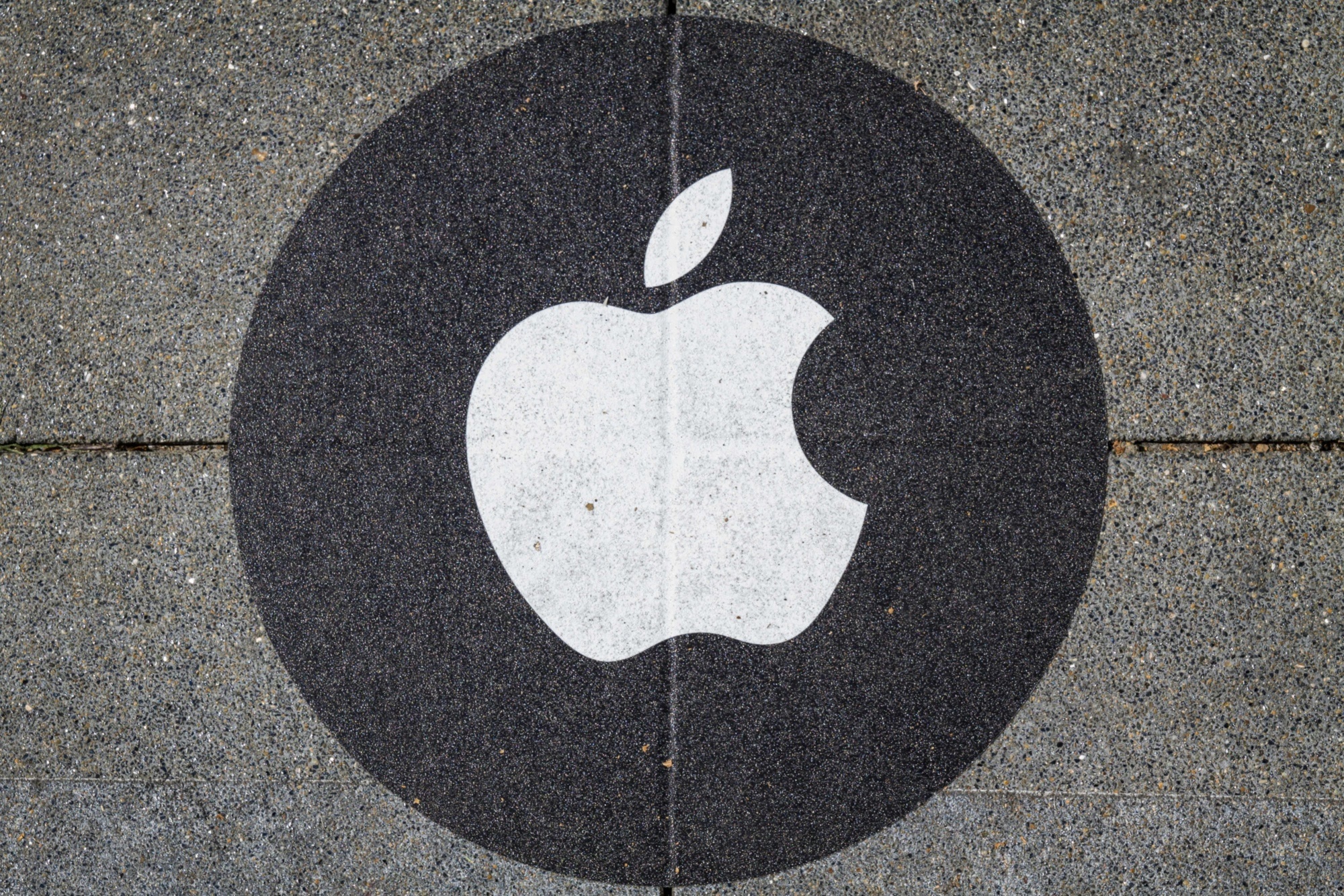 Apple tag. Эпл на старте. 2020 Apple Inc. Apple Inc логотип ISO. Артек метка Эппл смарт.