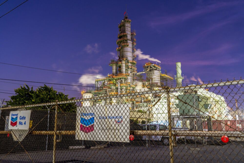The Chevron Corp. El Segundo Refinery&nbsp;in El Segundo, California, in April 2020.&nbsp;