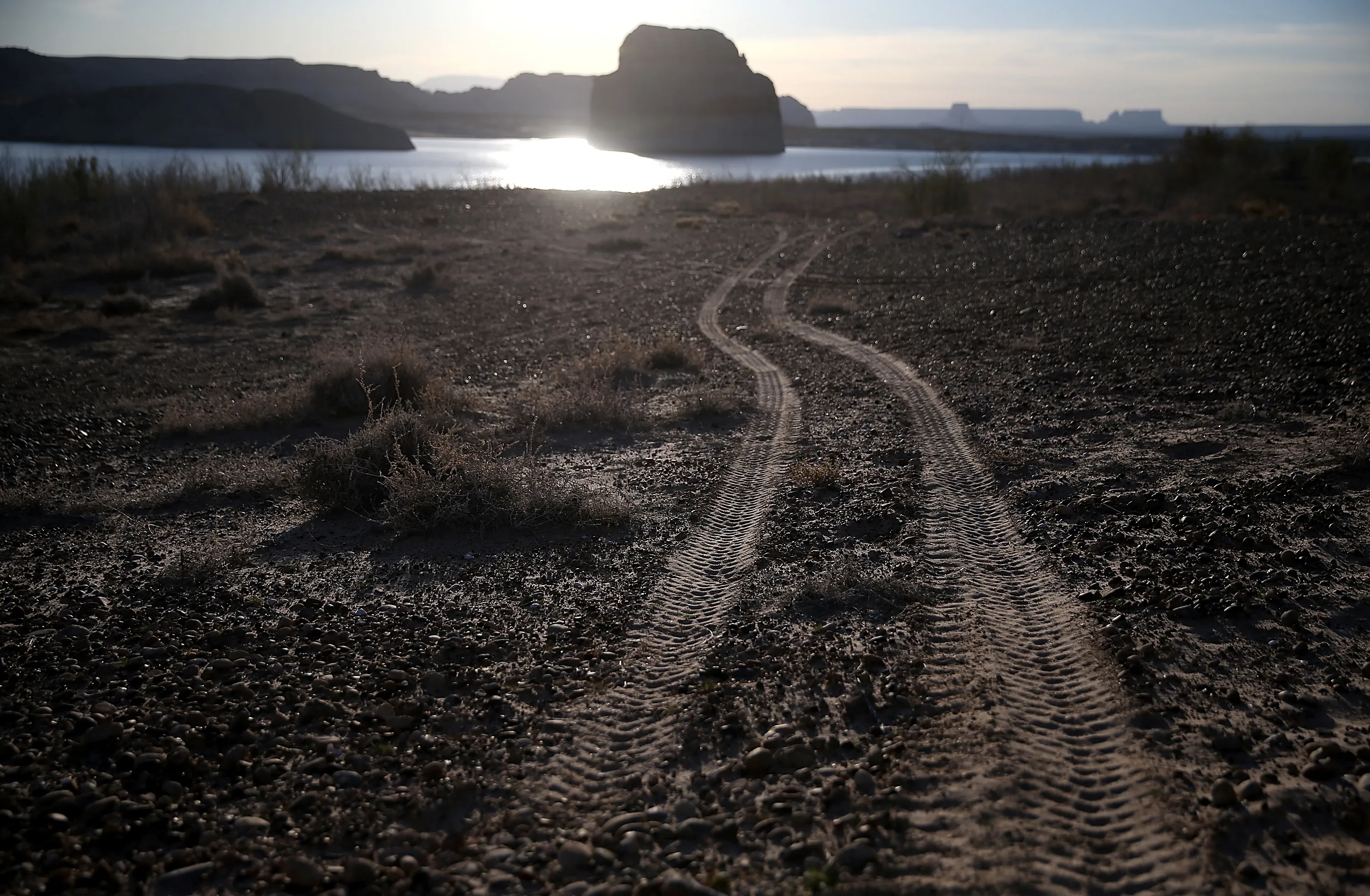 Take a drive on the lake.
