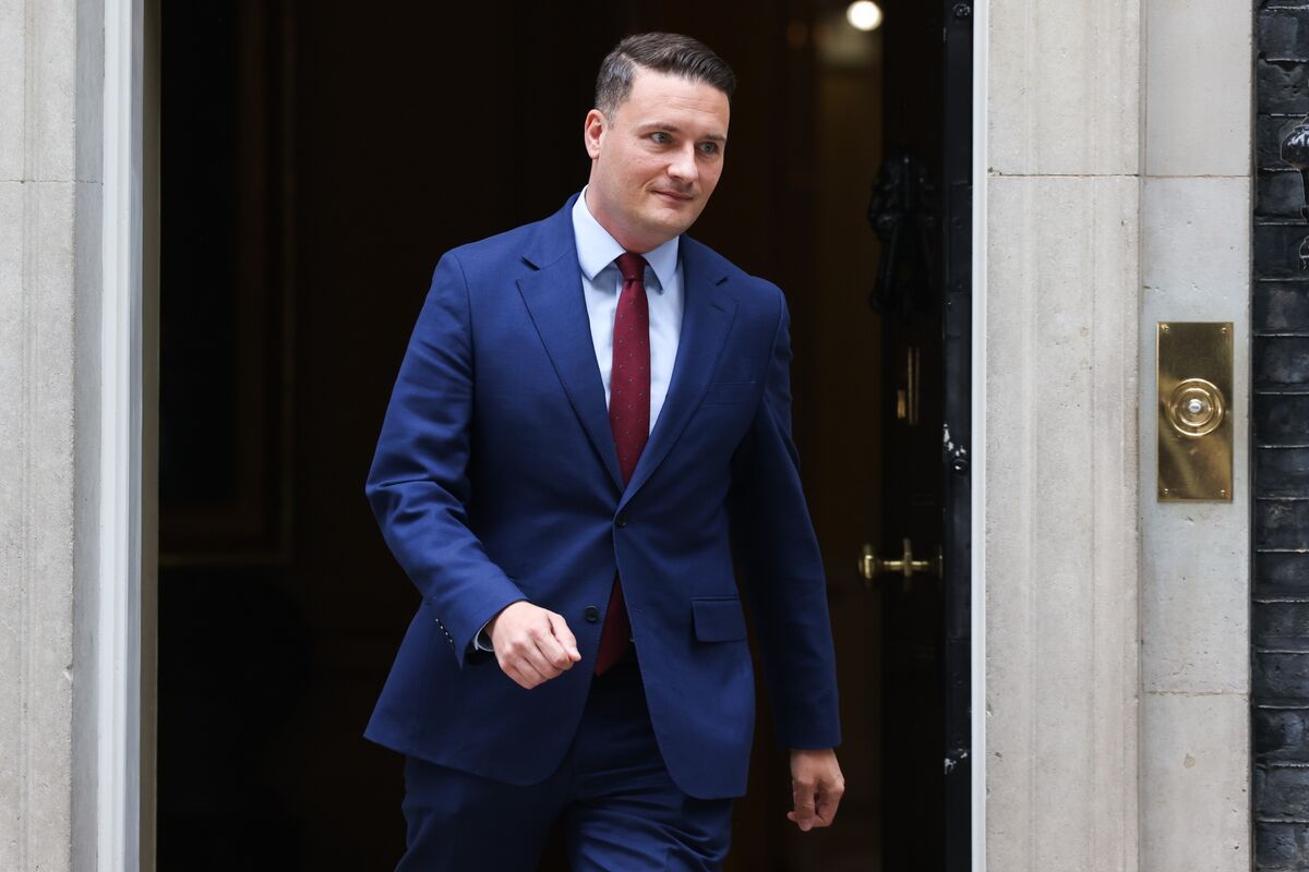 Starmer Rival Streeting Quits, Paving Way for UK Leadership Bid Starmer Rival Streeting Quits, Paving Way for UK Leadership Bid