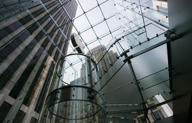 Glass entrance to the Fifth Avenue Apple Store in Manhattan