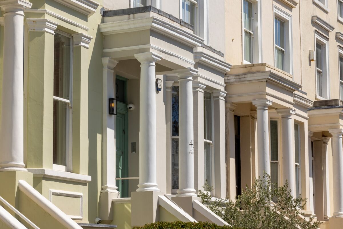 bloomberg.com - Irina Anghel - Tax Raid Deepens London's Housing Market Downturn, Agents Say