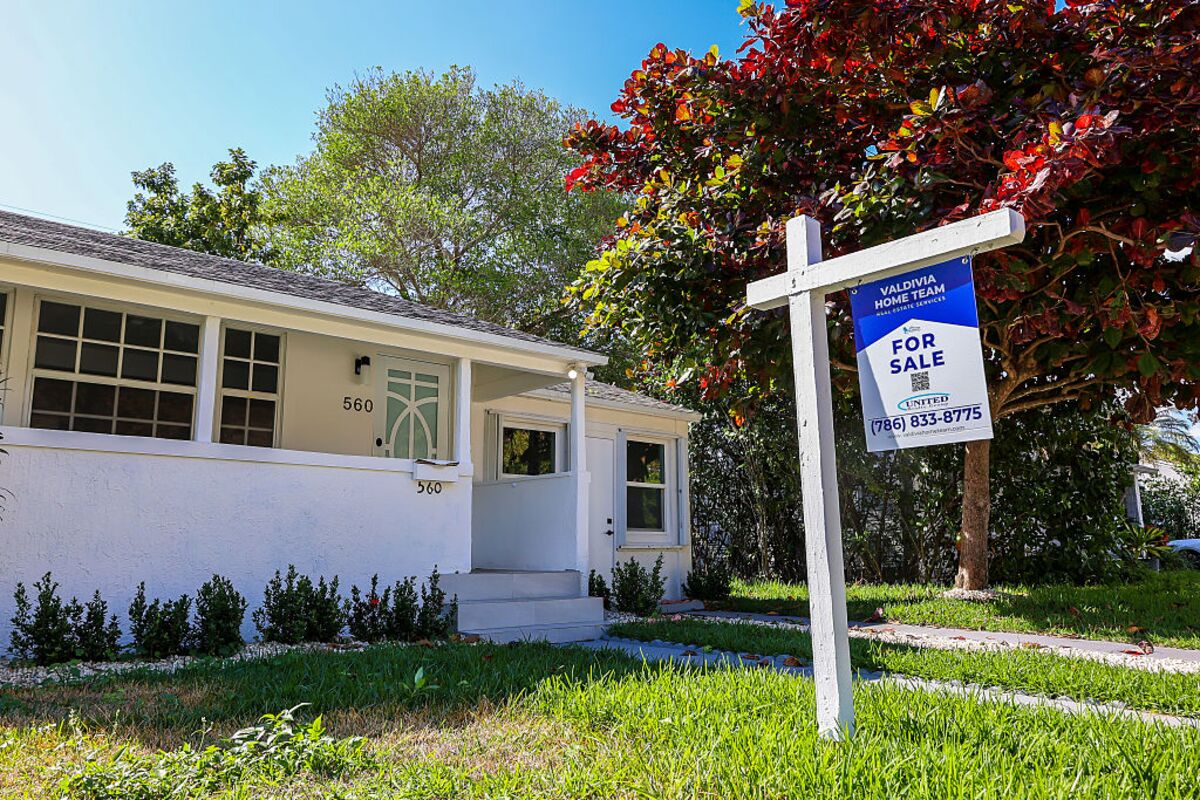 Raiding Your 401(k) to Buy a House Should Be an Option - Bloomberg