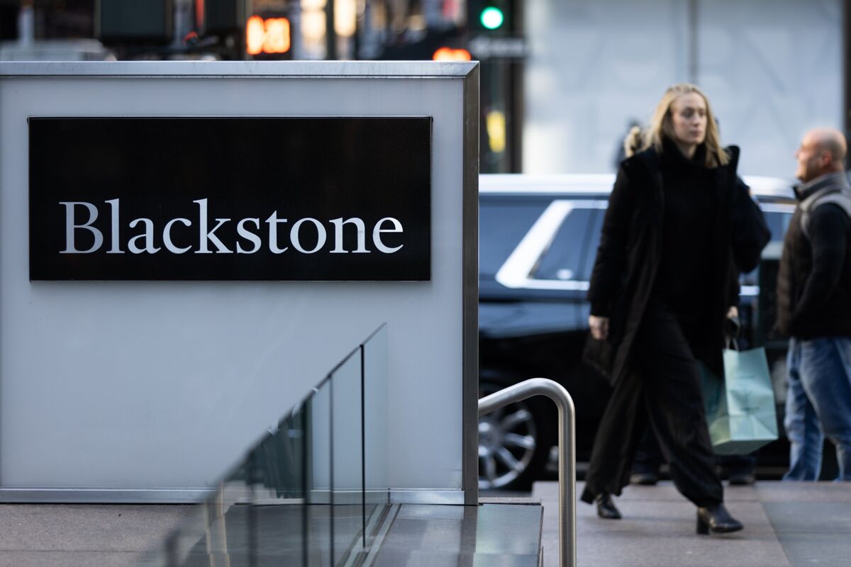 Blackstone Sells $1.1 Billion of Private Equity Fund Stakes to Ares