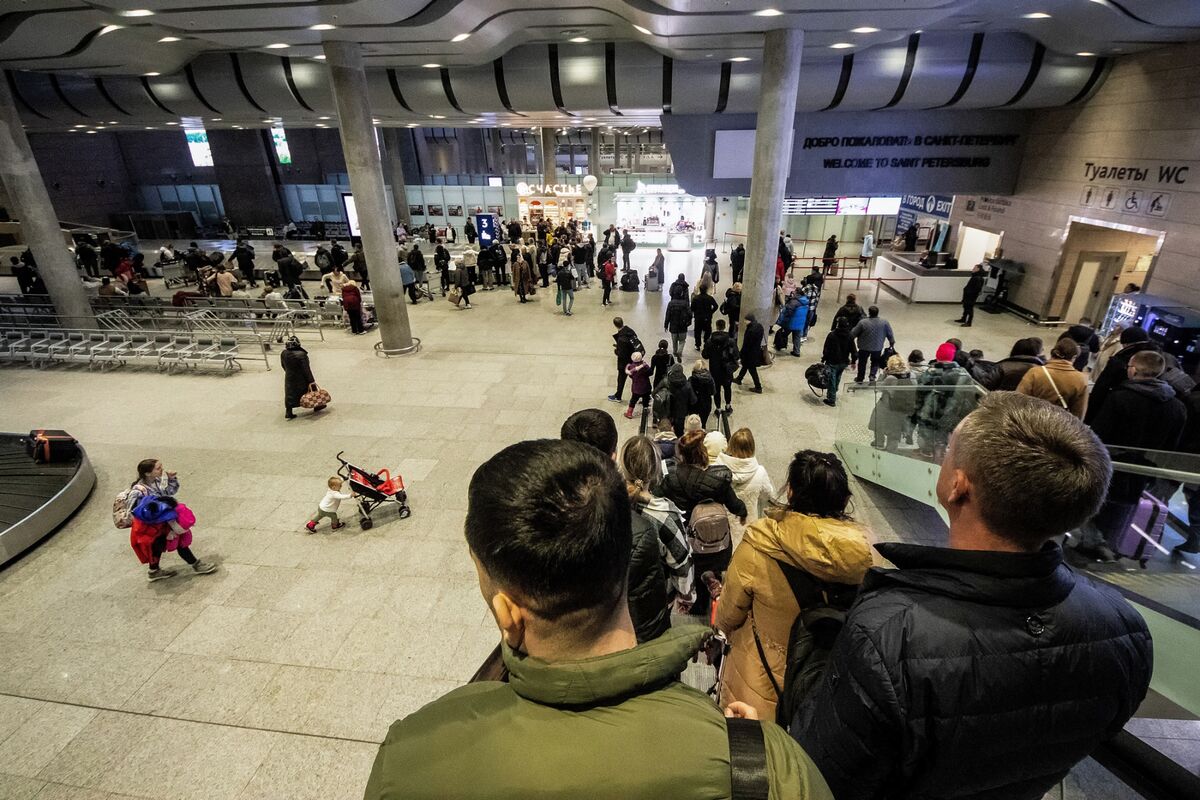 Putin Allows Visa-Free Entry for Chinese Citizens Into Russia